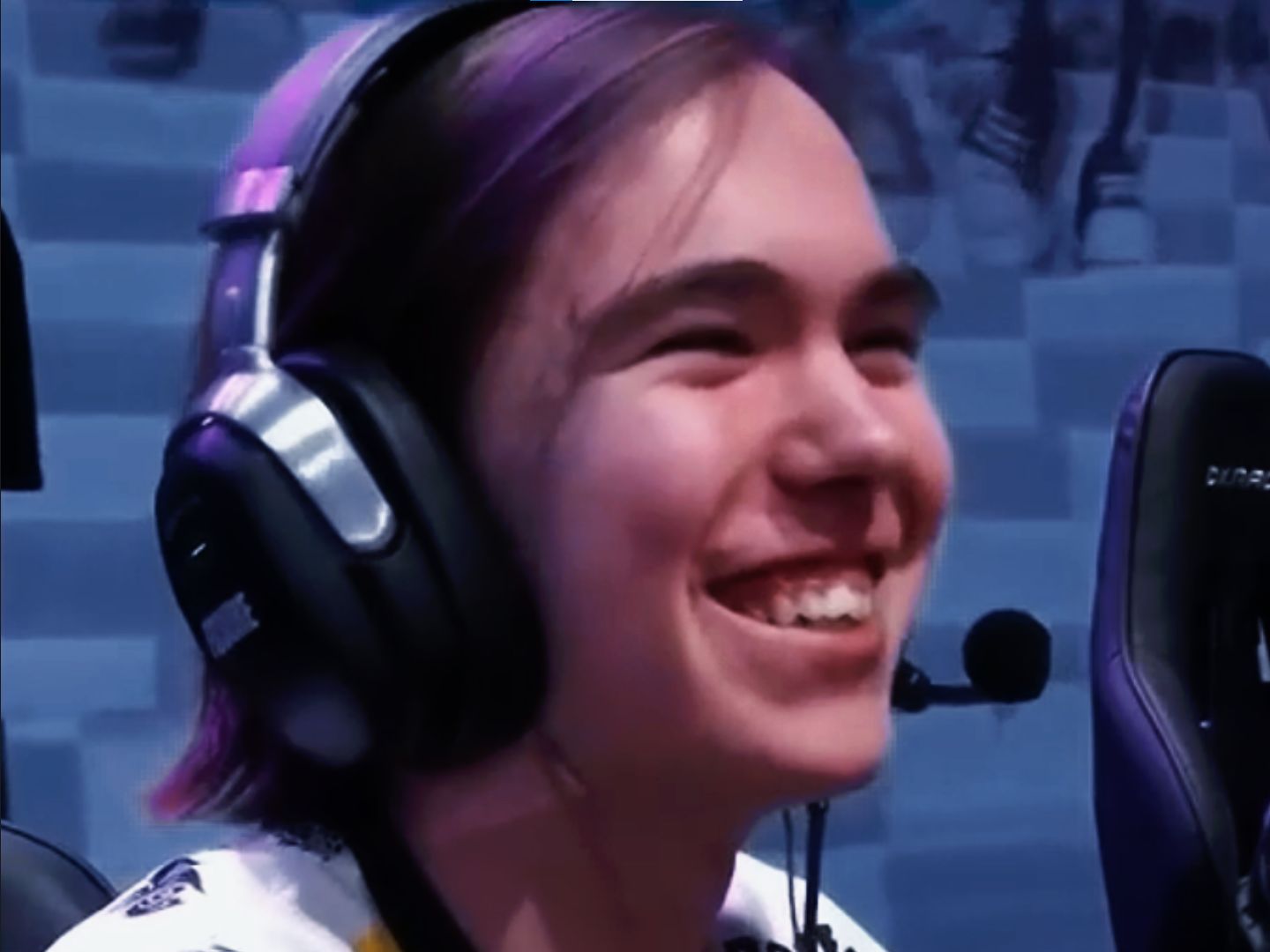 出个人与团 出个人与团