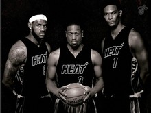 据YahooSports报道：湖人正在与太阳就一笔交易进行深入讨论，该交易将把狄龙送至湖人，换来八村垒、克内克特以及一个首轮选秀权。